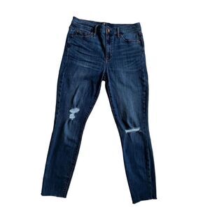 Gap distressed Coupe Jeans size 29/R